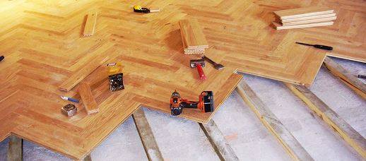 Parquet massif en baton rompu à Marseille