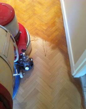 Ponçage parquet en baton rompu sur Aix en Provence