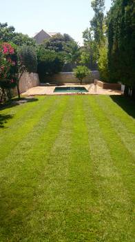 Pose terrasse sur pilotis et habillage jardinière