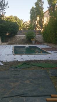 Pose terrasse sur pilotis et habillage jardinière