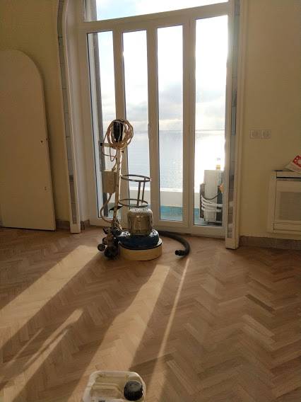 Parquet en Chêne Massif Français au Consulat Général des États-Unis à Marseille en 300x50x10mm
