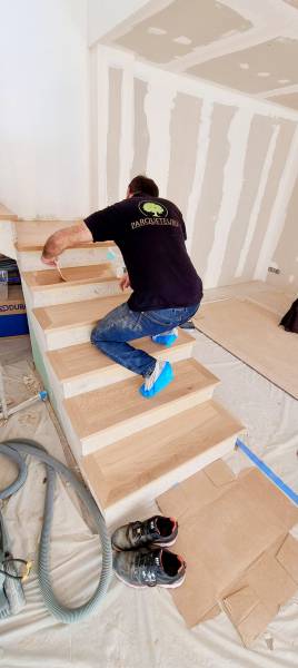 Parqueteur 13 escalier Aix en Provence